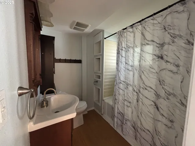 $359,000 | 503 Southeast Chadwick Street, Roseburg, OR 97470