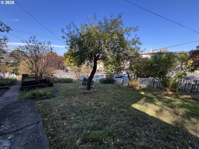 $359,000 | 503 Southeast Chadwick Street, Roseburg, OR 97470