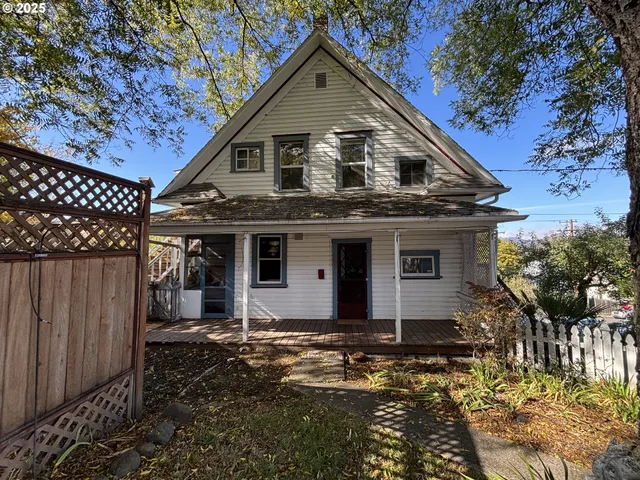 $359,000 | 503 Southeast Chadwick Street, Roseburg, OR 97470