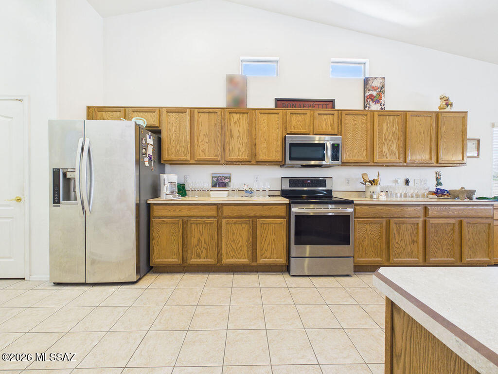 6827 South Star Ridge Place Tucson, AZ 85757 - Photo 10 of 27 CAM06457G6-PR0024-STILL012