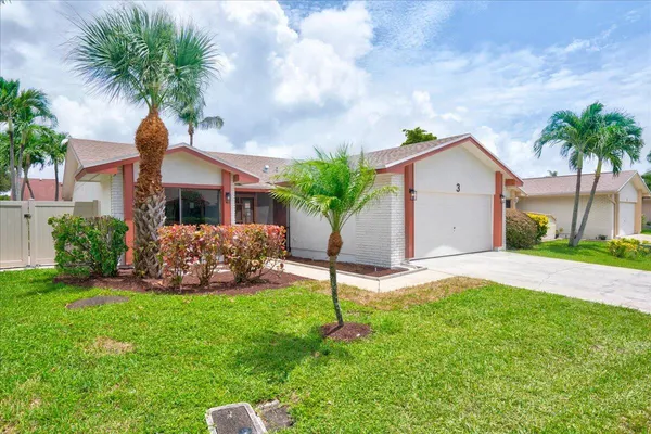 $479,000 | 3 Fawlkland Circle, Boynton Beach, FL 33426