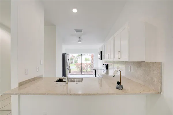 $479,000 | 3 Fawlkland Circle, Boynton Beach, FL 33426