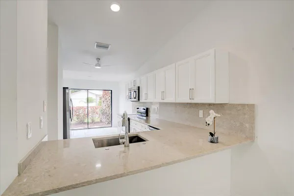 $479,000 | 3 Fawlkland Circle, Boynton Beach, FL 33426