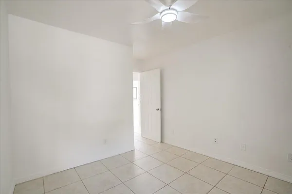 $479,000 | 3 Fawlkland Circle, Boynton Beach, FL 33426