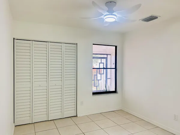 $479,000 | 3 Fawlkland Circle, Boynton Beach, FL 33426