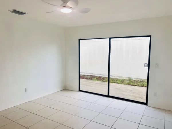 $479,000 | 3 Fawlkland Circle, Boynton Beach, FL 33426