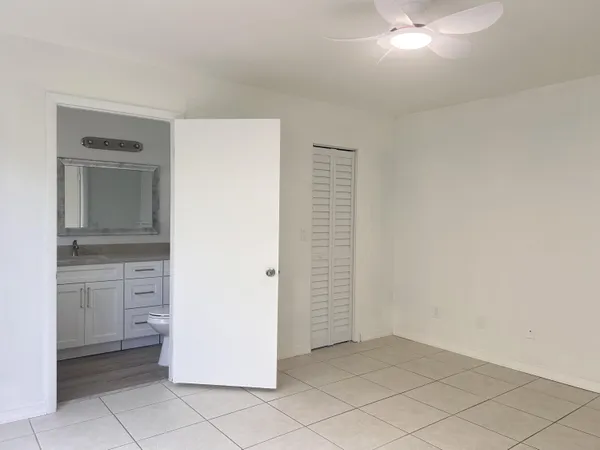 $479,000 | 3 Fawlkland Circle, Boynton Beach, FL 33426