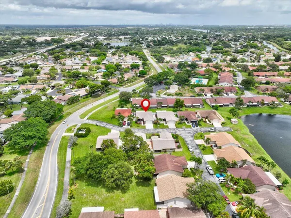 $479,000 | 3 Fawlkland Circle, Boynton Beach, FL 33426