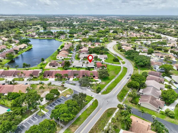$479,000 | 3 Fawlkland Circle, Boynton Beach, FL 33426