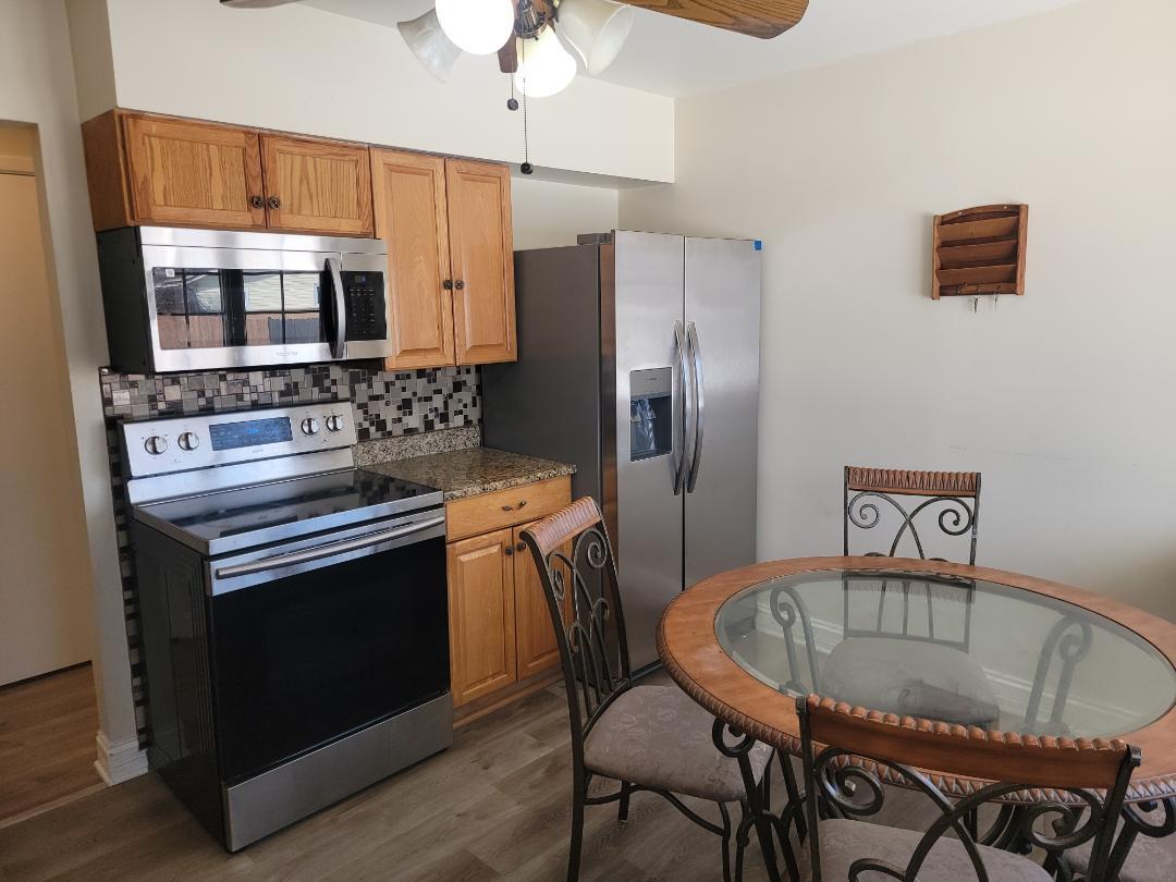 9 Ridgewood Road Elk Grove Village, IL 60007 - Photo 3 of 11 Gallery Image 3
