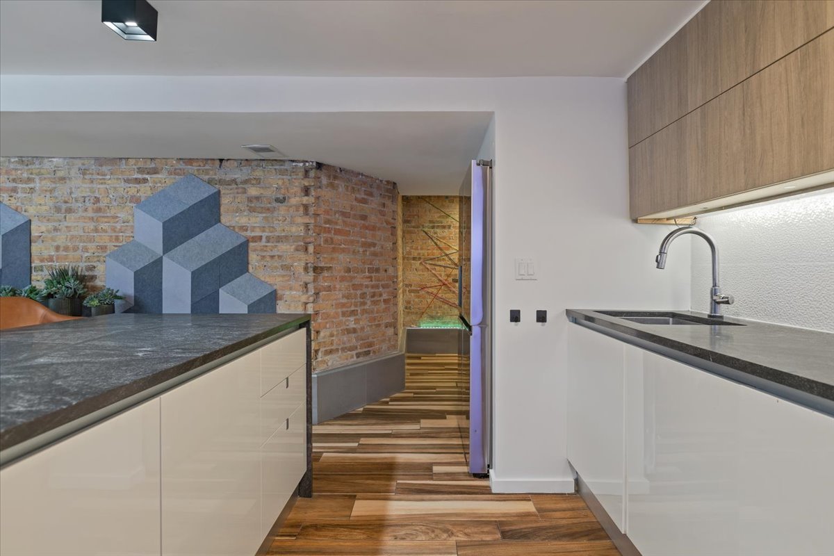 3020 North Sheridan Road, Unit G Chicago, IL 60657 - Photo 11 of 24 Gallery Image 11