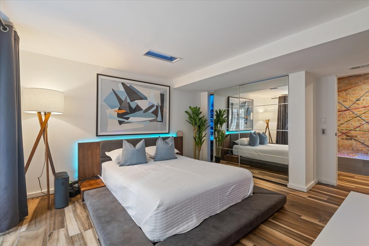 3020 North Sheridan Road, Unit G Chicago, IL 60657 - Photo 13 of 24 Gallery Image 13