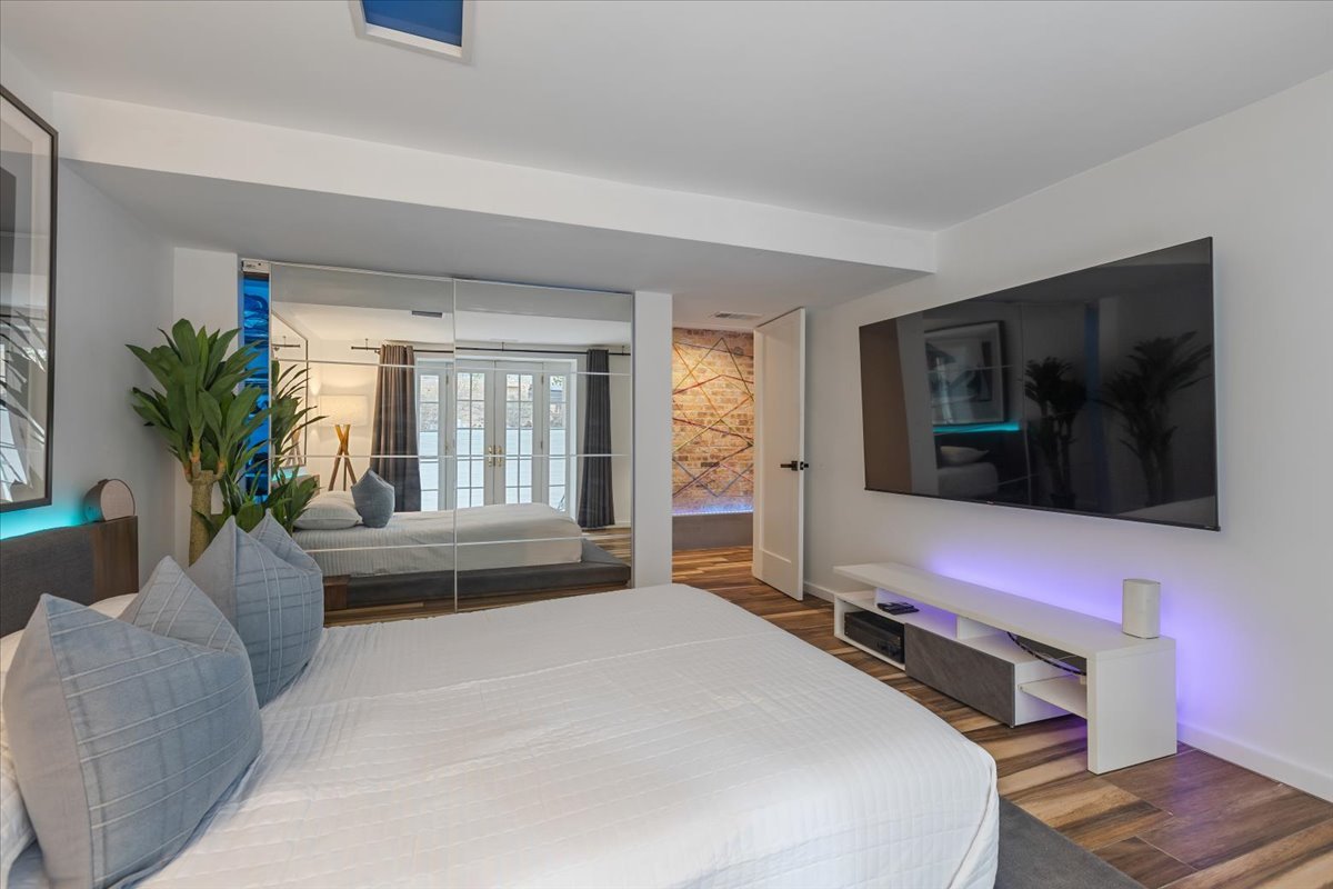 3020 North Sheridan Road, Unit G Chicago, IL 60657 - Photo 14 of 24 Gallery Image 14