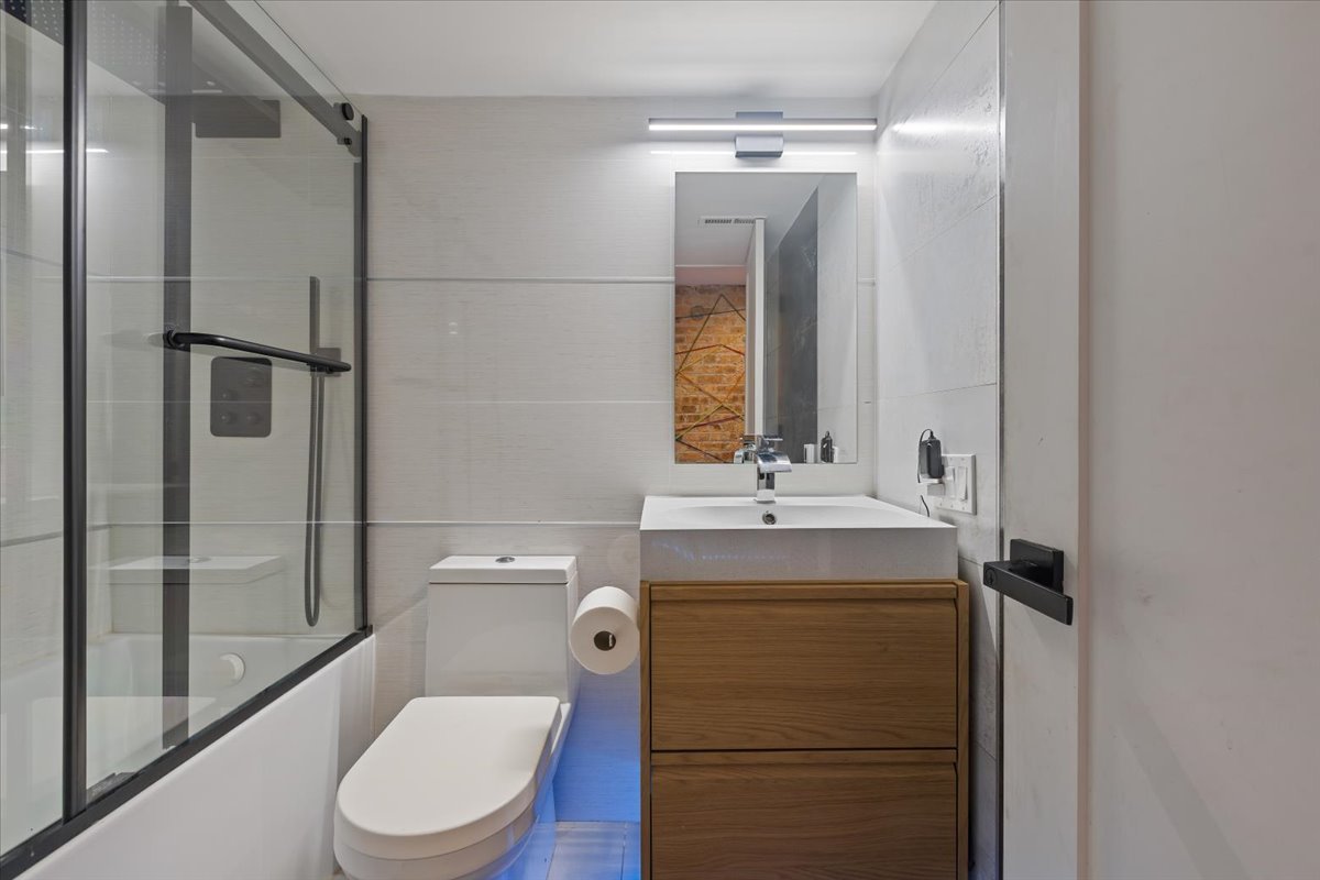 3020 North Sheridan Road, Unit G Chicago, IL 60657 - Photo 19 of 24 Gallery Image 19