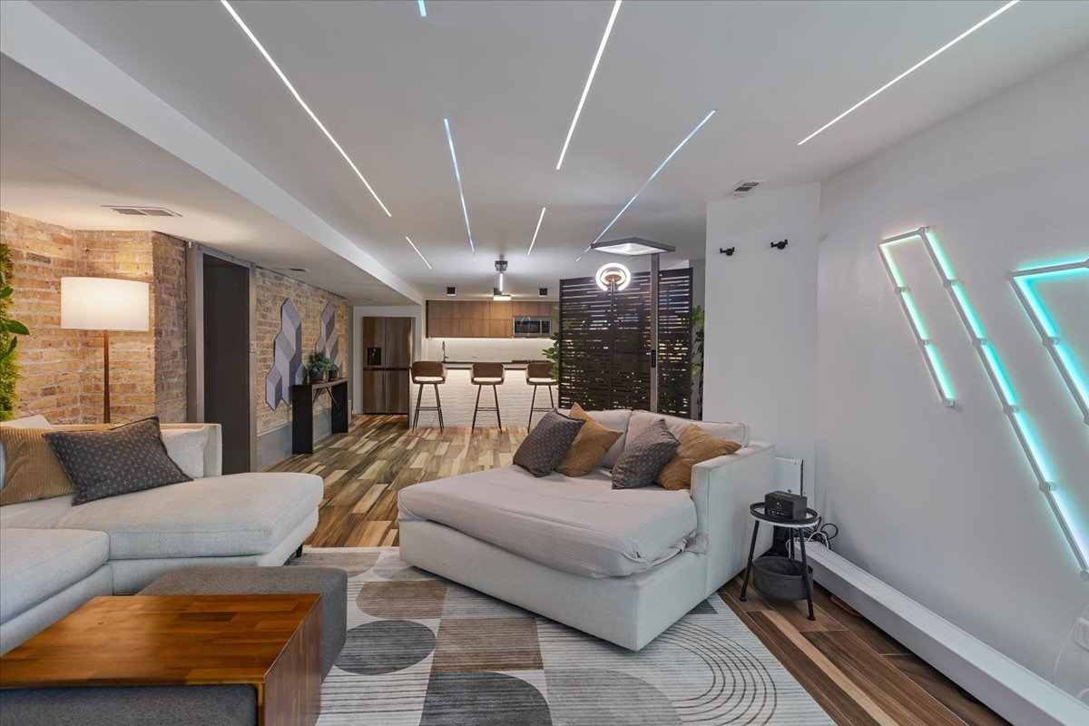 3020 North Sheridan Road, Unit G Chicago, IL 60657 - Photo 6 of 24 Gallery Image 6