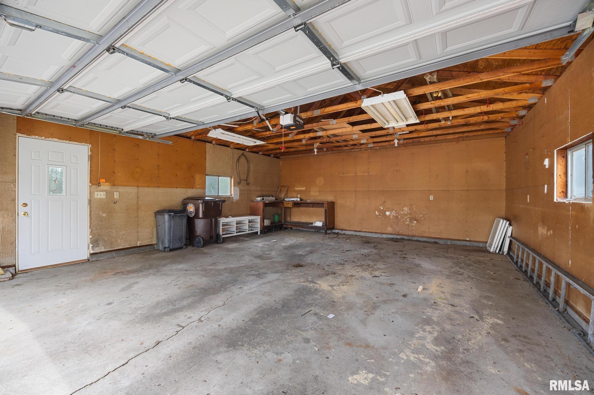 1323 West Circle Road Peoria, IL 61604 - Photo 42 of 43