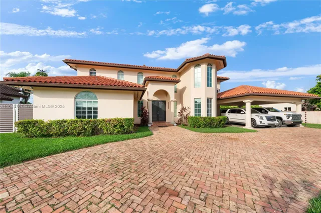 $1,699,999 | 9621 West Calusa Club Drive, Miami, FL 33186