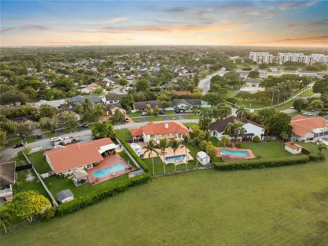 $1,699,999 | 9621 West Calusa Club Drive, Miami, FL 33186