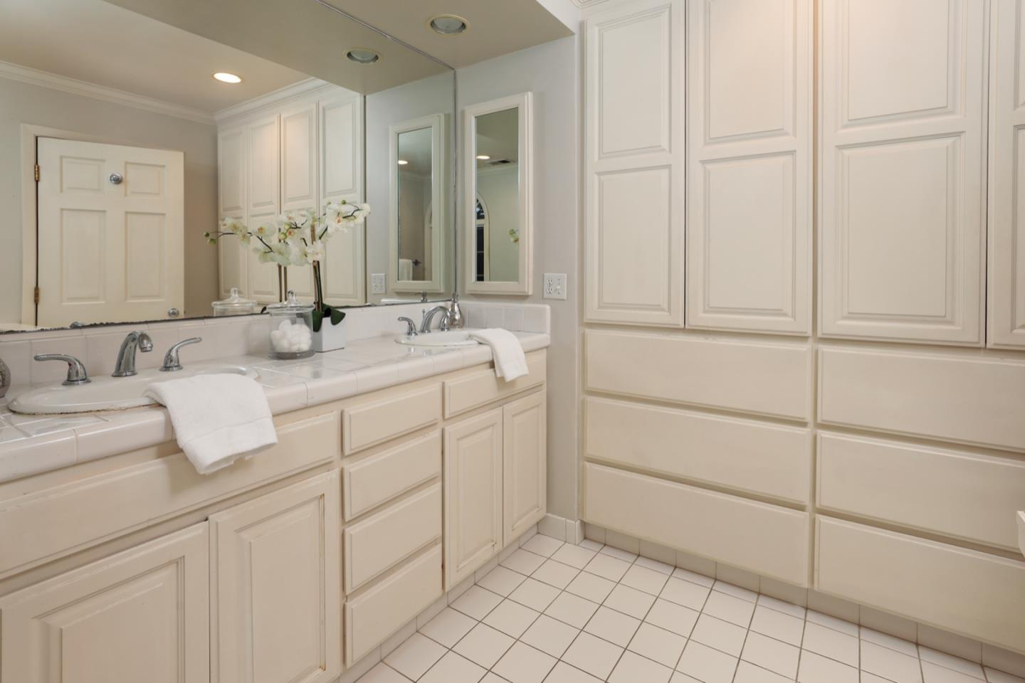 46 Lilac Drive Atherton, CA 94027 - Photo 17 of 40