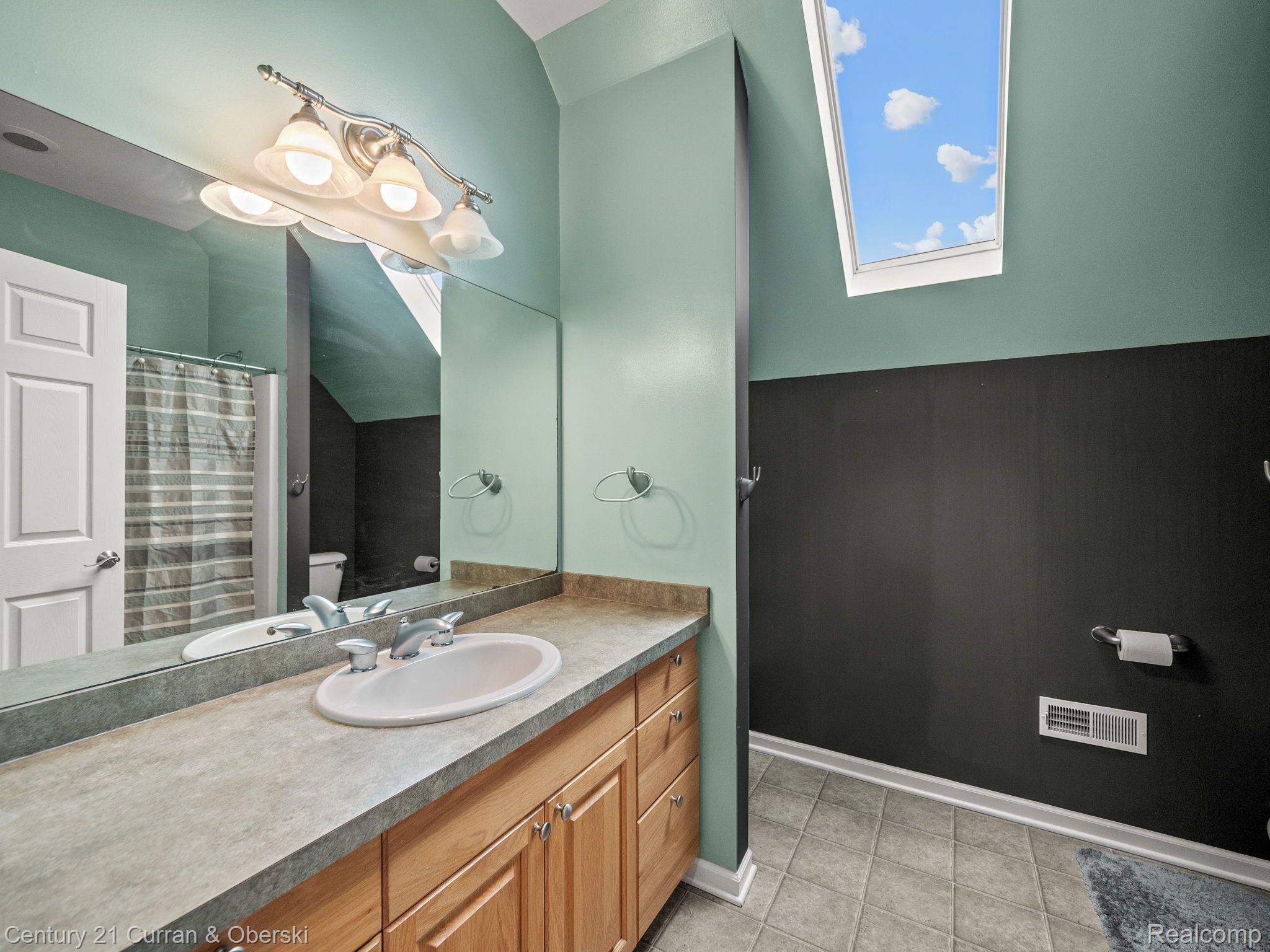 4575 East Clyde Road Howell, MI 48855 - Photo 28 of 35 2nd floor full bath