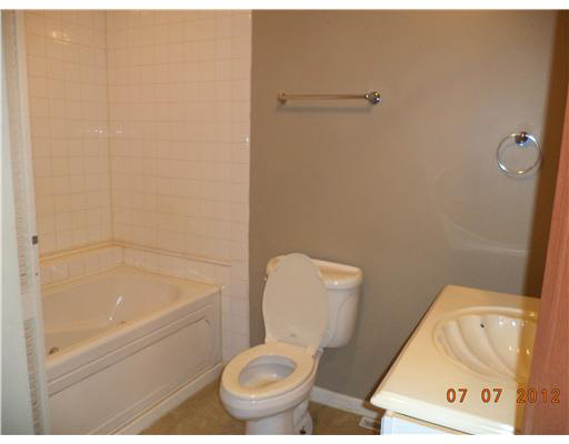 54670 Bittersweet Road Mishawaka, IN 46545 - Photo 3 of 9 Gallery Image 3