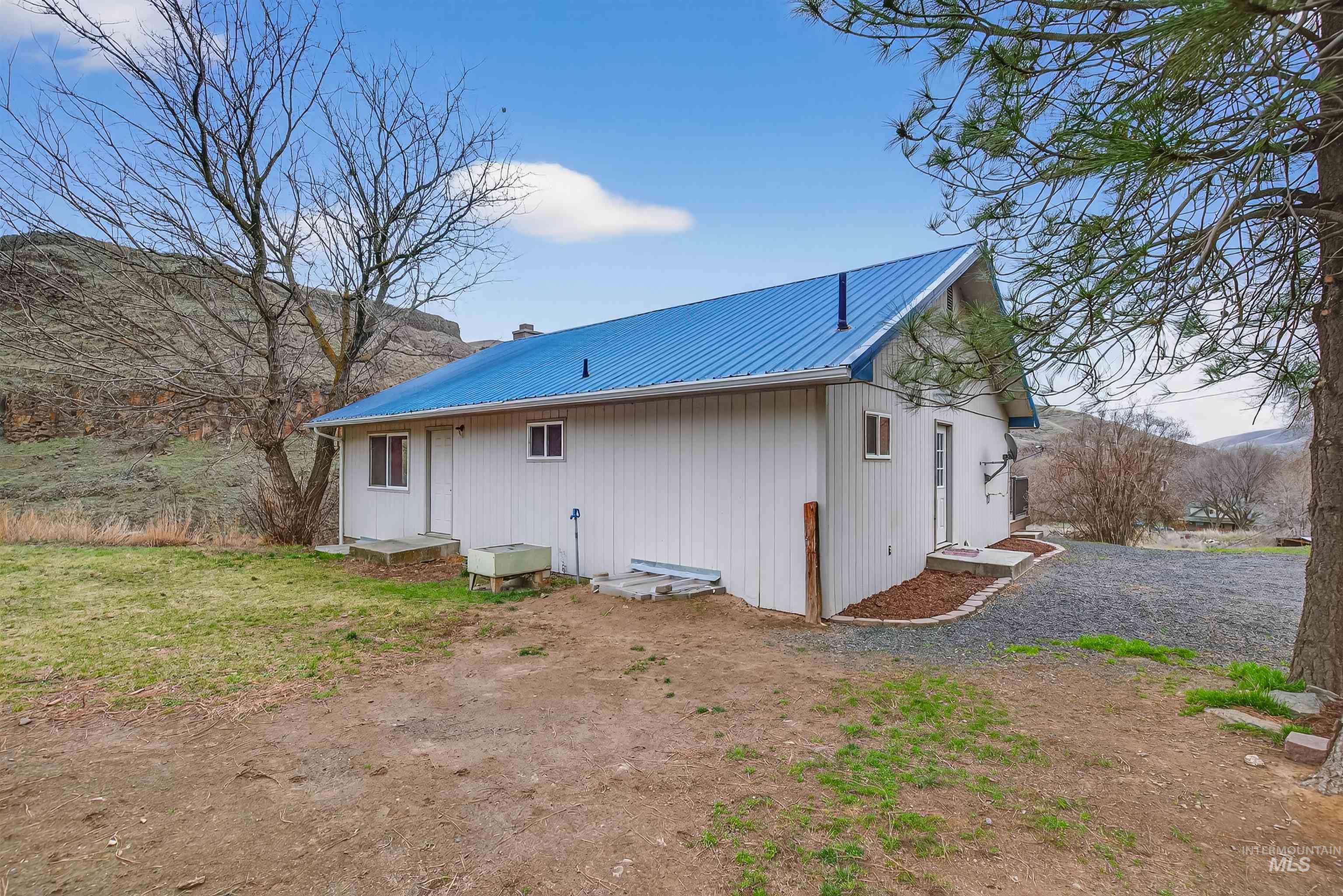 8049 Asotin Creek Road Asotin, WA 99402 - Photo 4 of 40