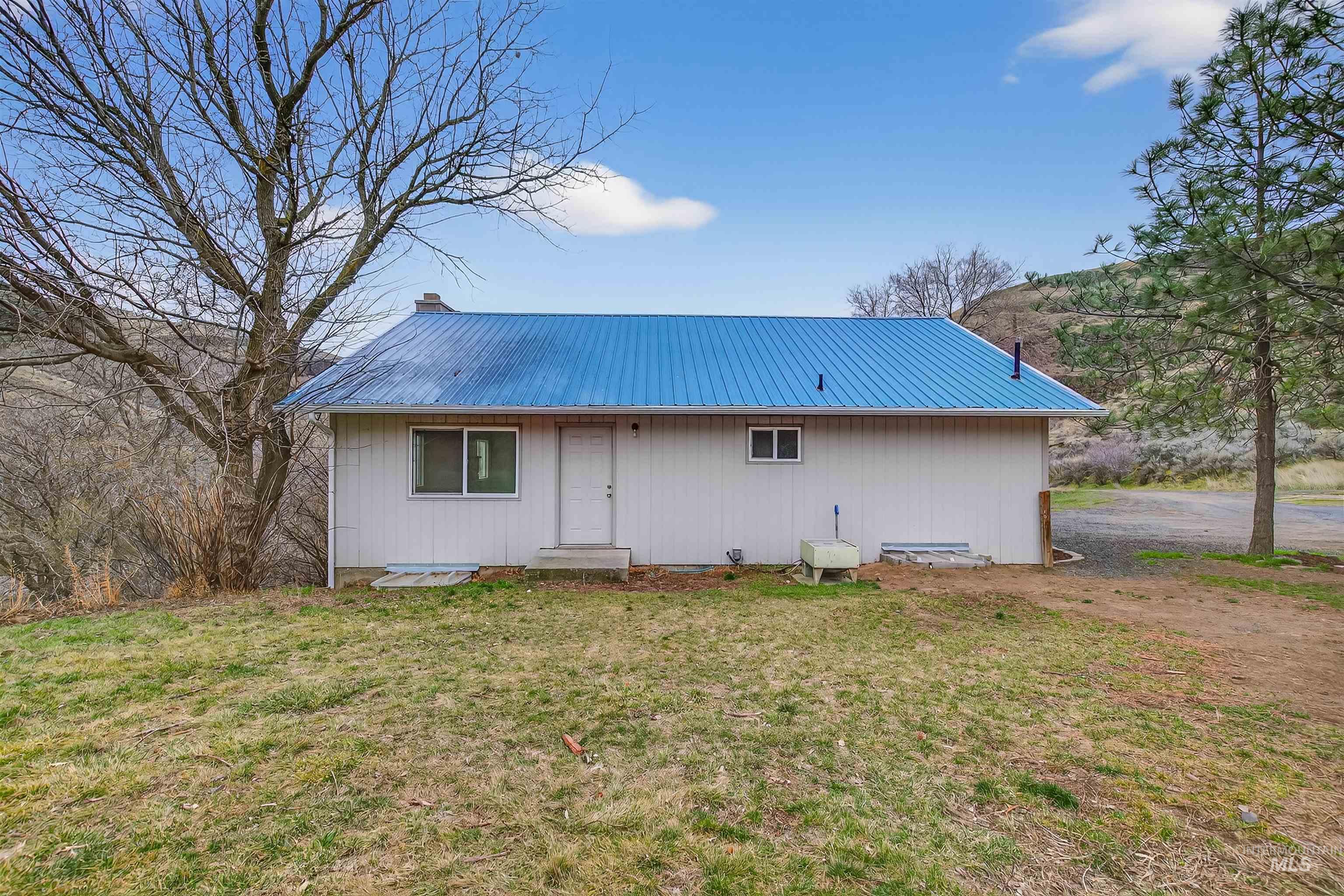 8049 Asotin Creek Road Asotin, WA 99402 - Photo 6 of 40