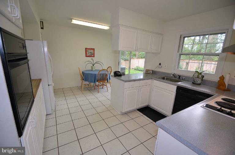 1681 Tarleton Way Crofton, MD 21114 - Photo 23 of 26 Kitchen