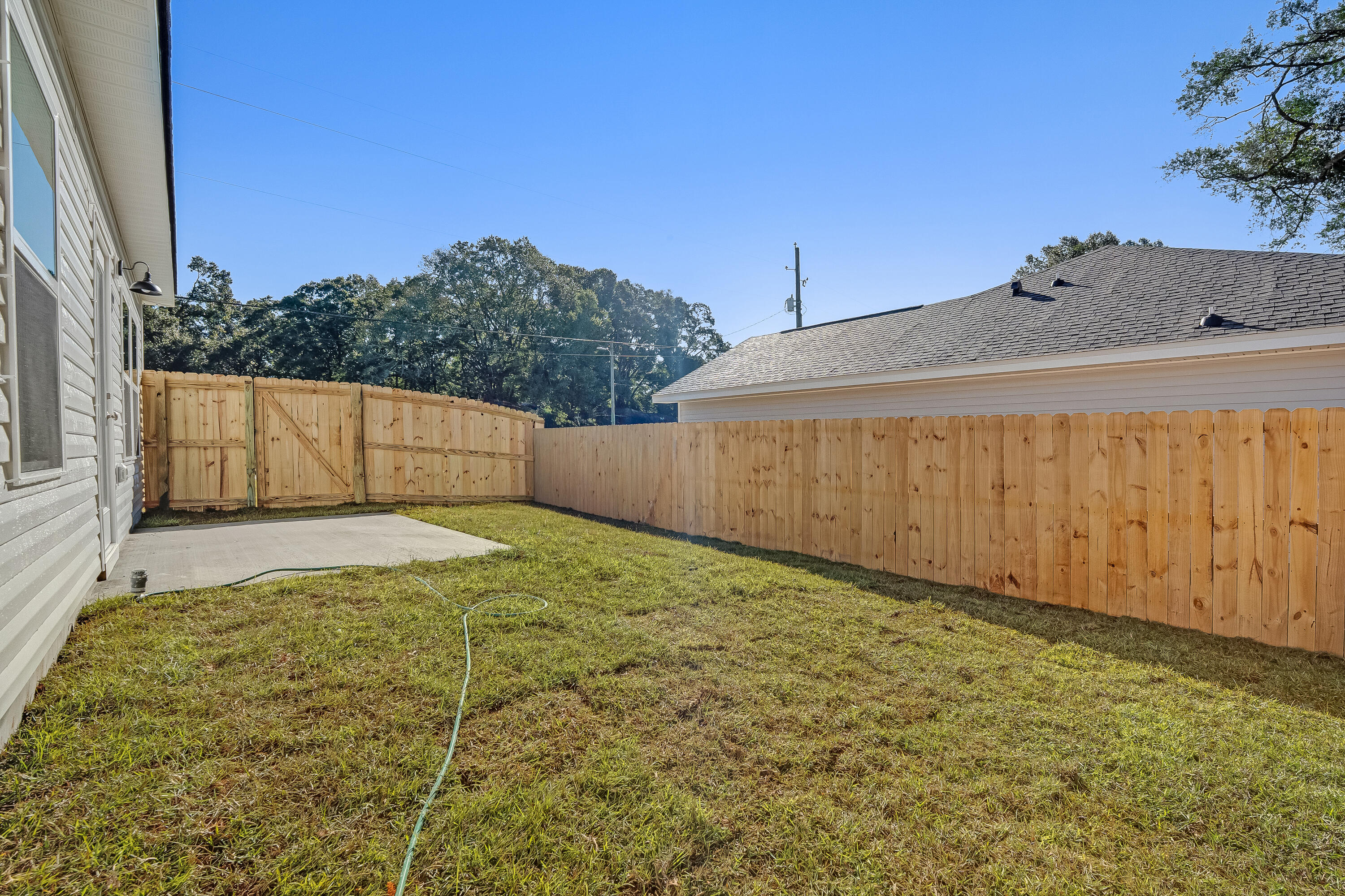593 Brock Avenue Crestview, FL 32539 - Photo 19 of 19 a backyard of a house