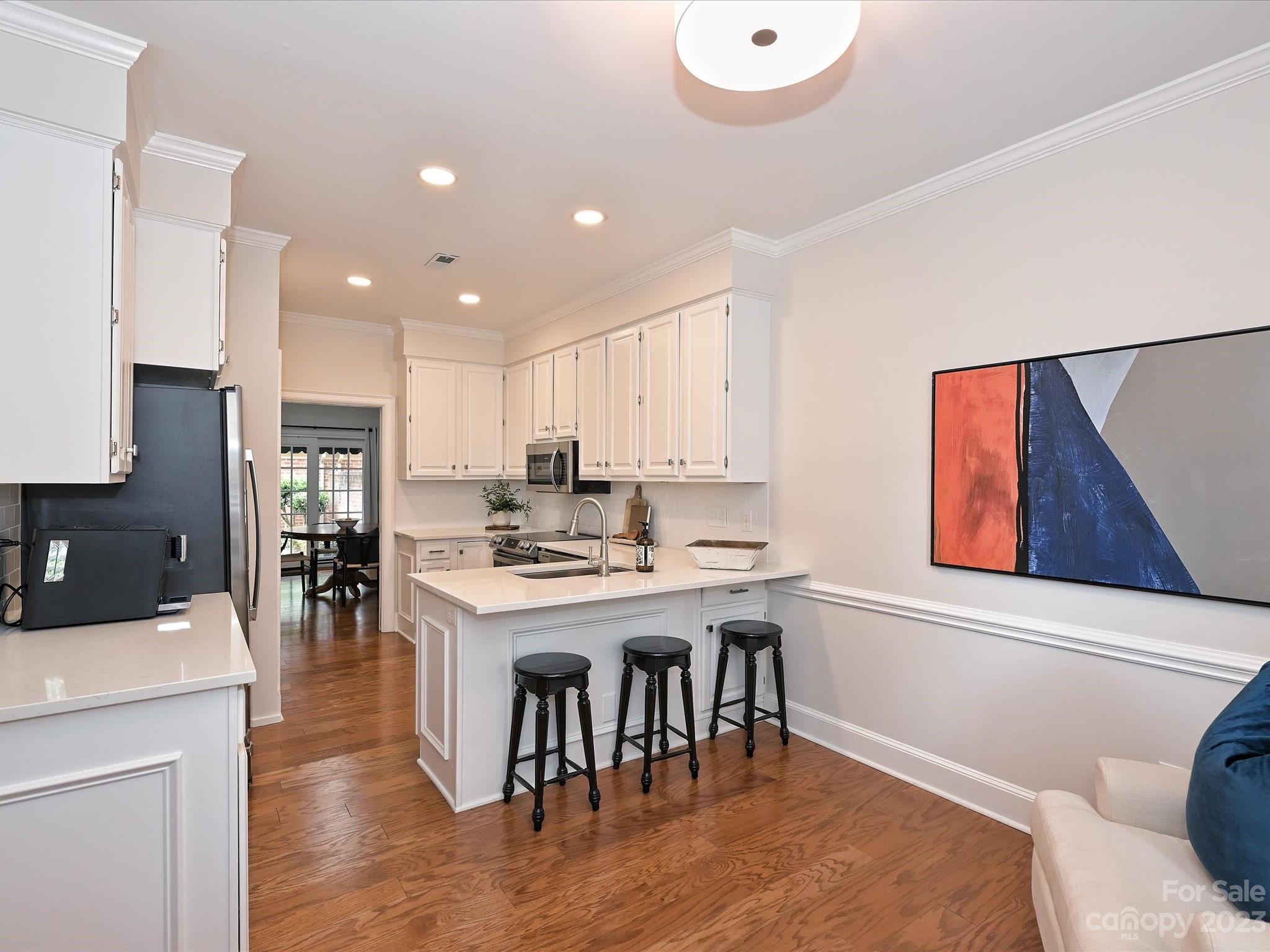 2805 Sharon View Road Charlotte, NC 28210 - Photo 4 of 28 Gallery Image 4