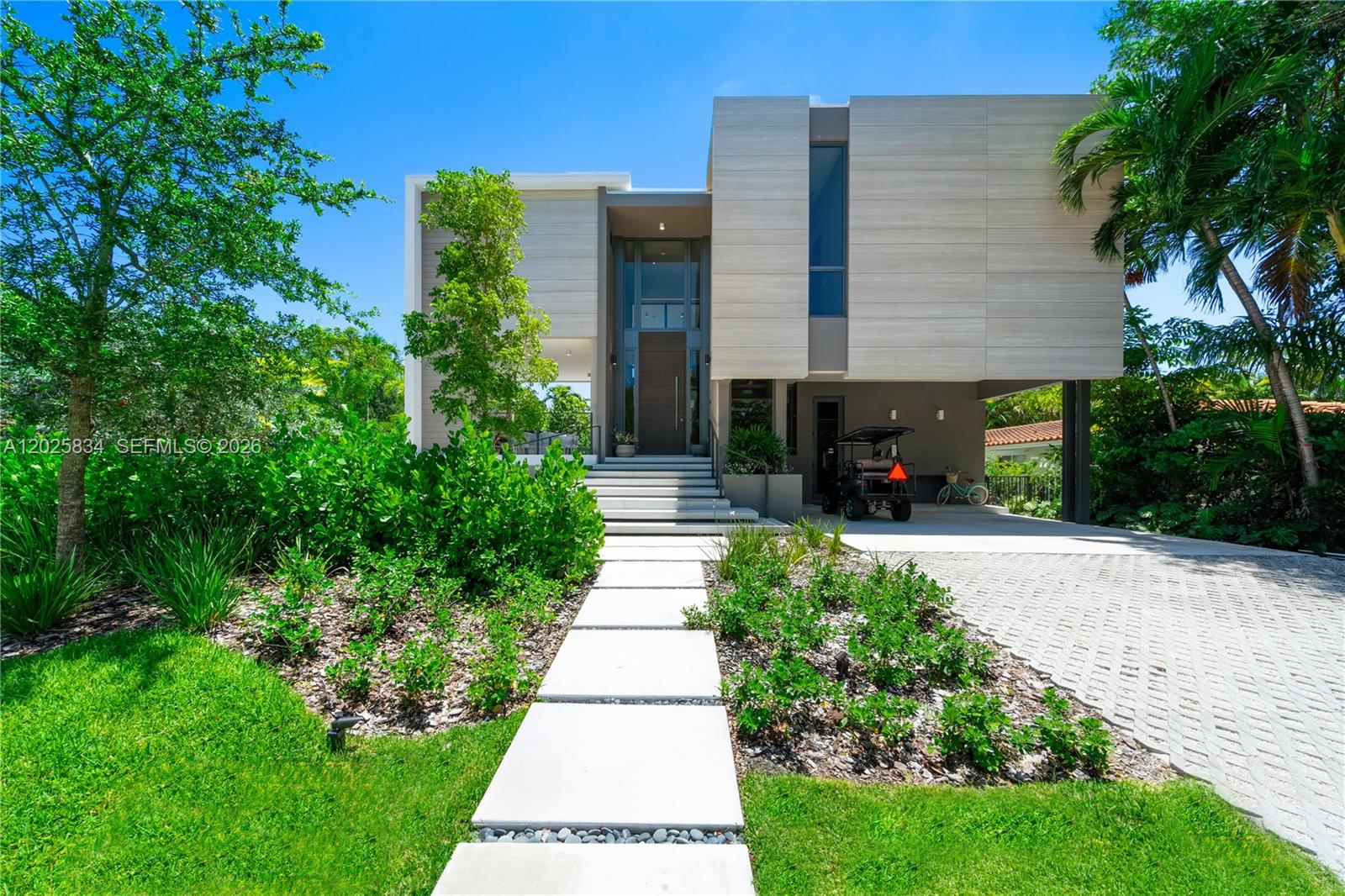 571 Glenridge Road Key Biscayne, FL 33149 - Photo 2 of 50