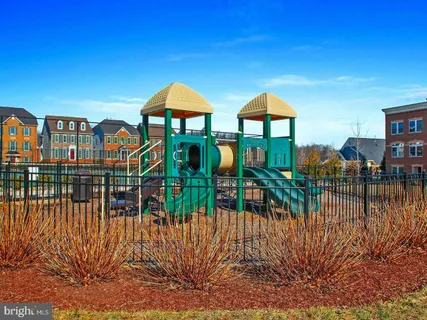 $785,000 | 505 Uptown Street, Gaithersburg, MD 20878