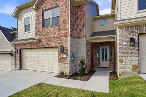 $424,500 | 214 Legacy Boulevard, Weatherford, TX 76086