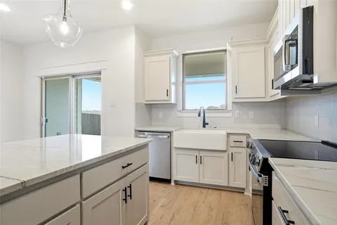 $424,500 | 214 Legacy Boulevard, Weatherford, TX 76086