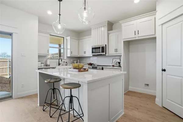 $424,500 | 214 Legacy Boulevard, Weatherford, TX 76086