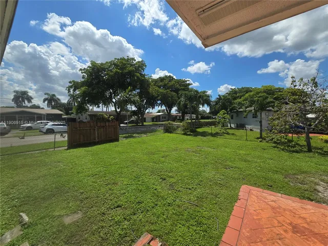 $500,000 | 200 North 69th Avenue, Hollywood, FL 33024