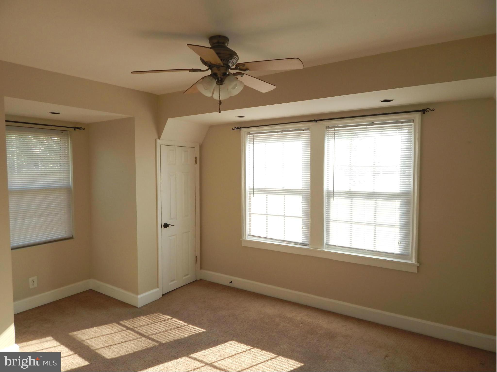 25 Kinship Road Dundalk, MD 21222 - Photo 8 of 30 a view of an empty room with a window