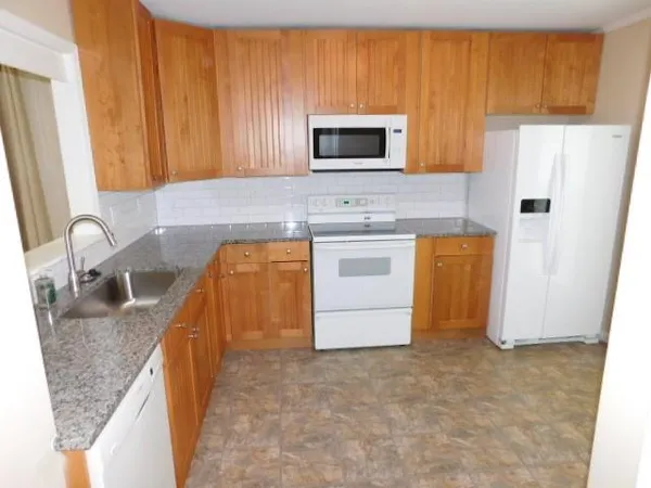 $2,500 | 8893 Carroll Manor Drive, Atlanta, GA 30350