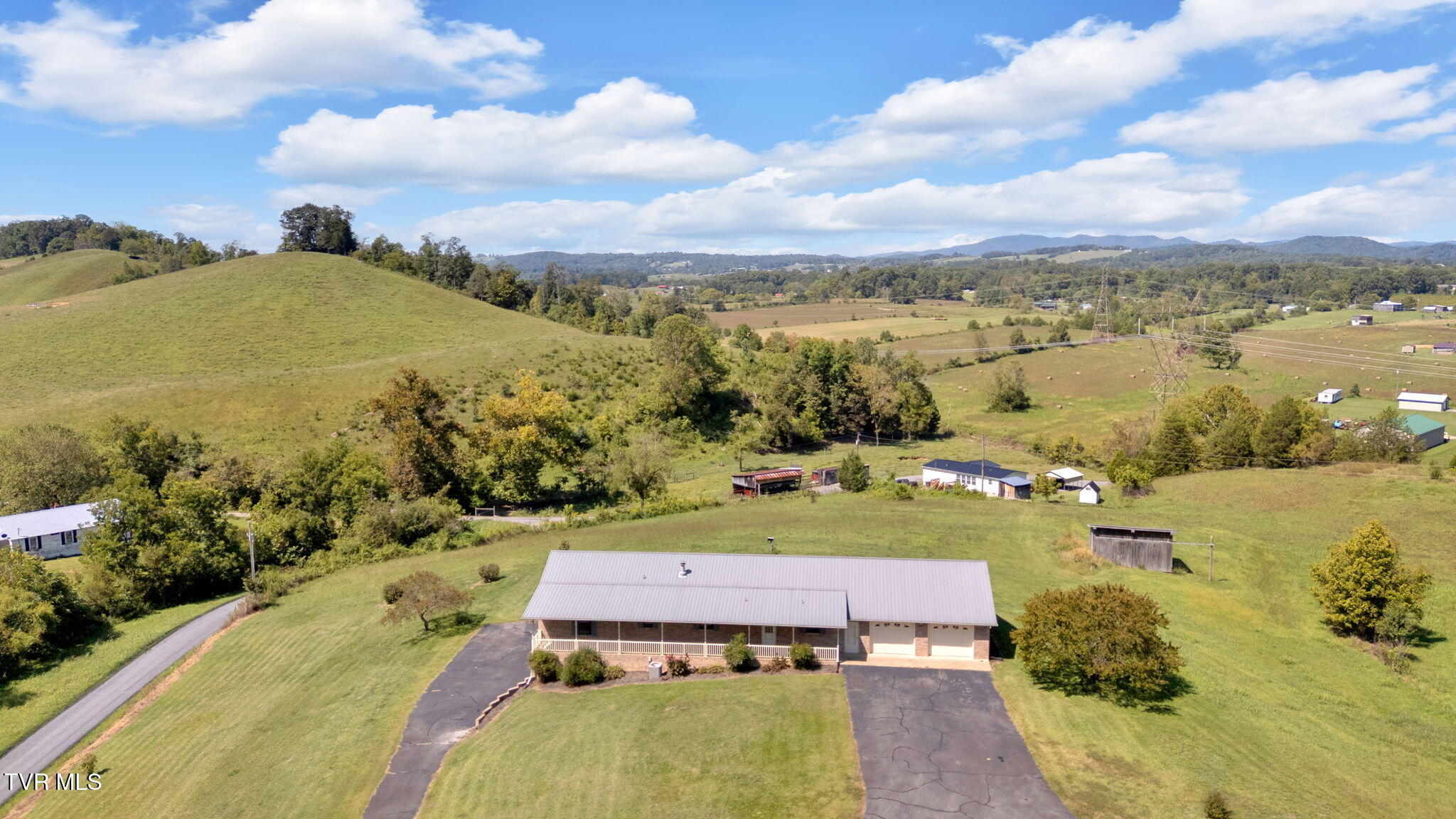 887 Berry Road Bulls Gap, TN 37711 - Photo 40 of 54 43-web-or-mls-DJI_20250909123536_0110_D