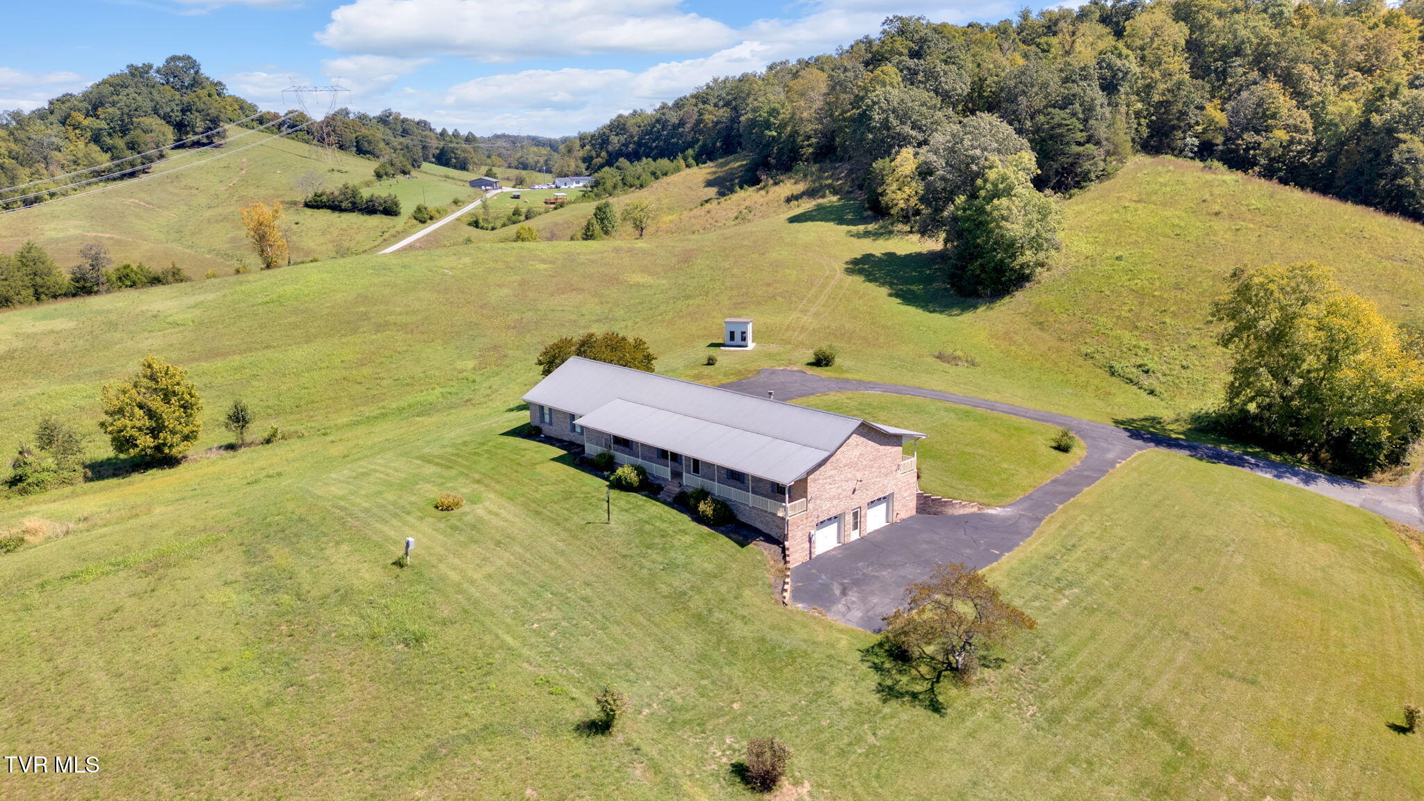 887 Berry Road Bulls Gap, TN 37711 - Photo 5 of 54 8-web-or-mls-DJI_20250909123606_0120_D