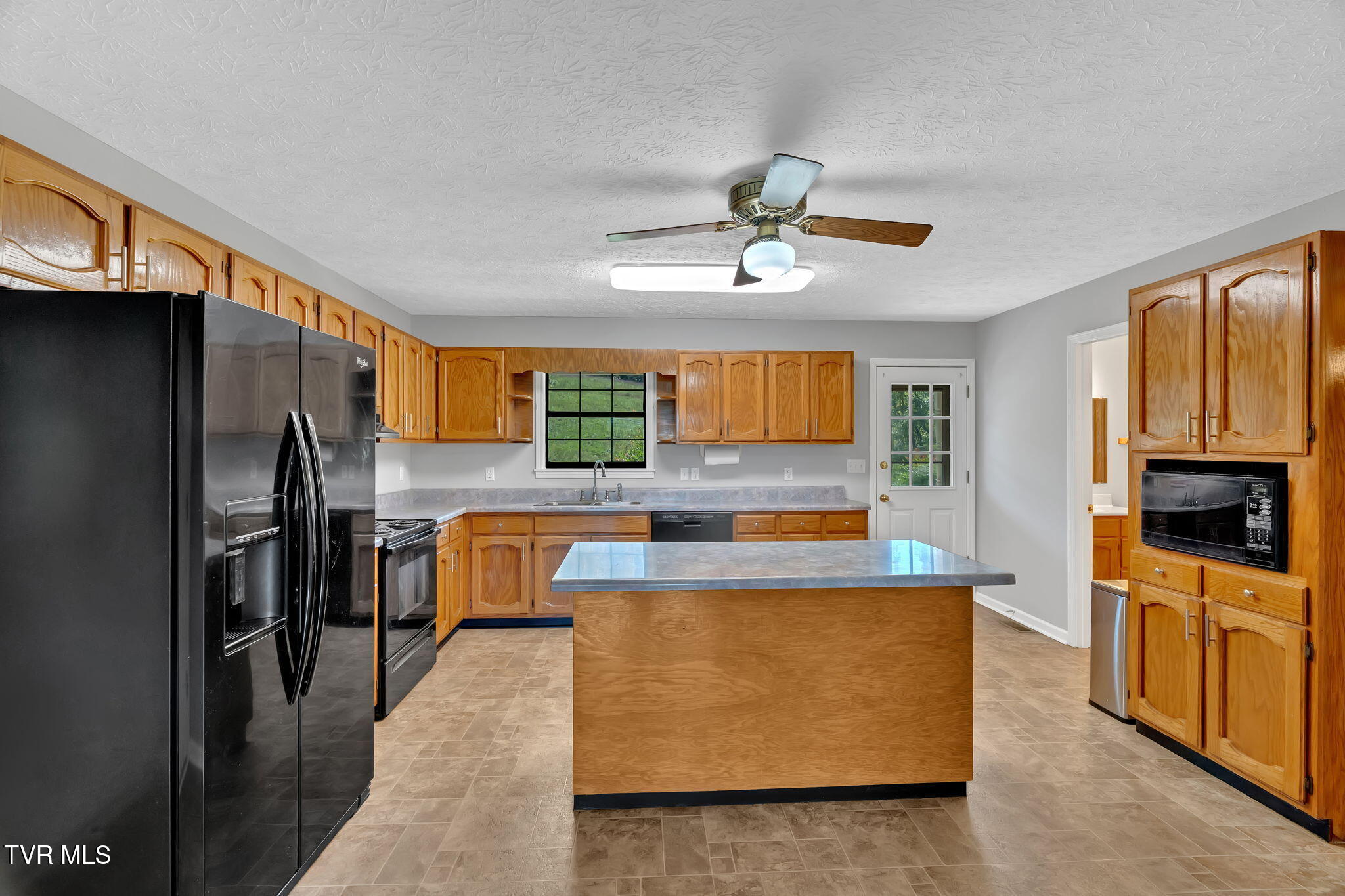 887 Berry Road Bulls Gap, TN 37711 - Photo 8 of 54 38-web-or-mls-DSC05767