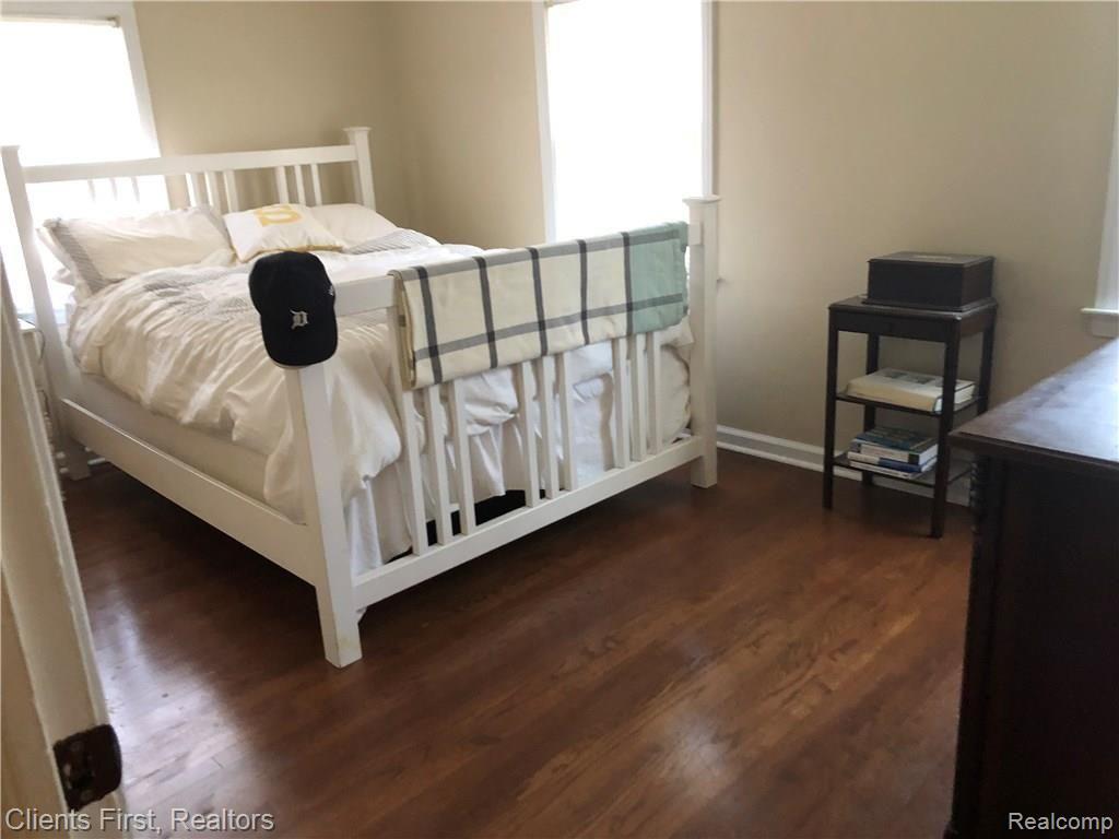 1331 Hampton Road Grosse Pointe, MI 48236 - Photo 17 of 25 IMG_0777.jpg