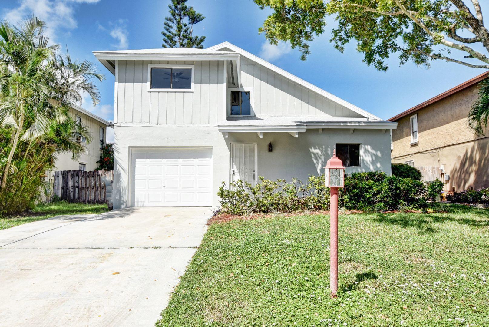 2425 Southridge Road Delray Beach, FL 33444 - Photo 1 of 25 2425 Southridge Rd