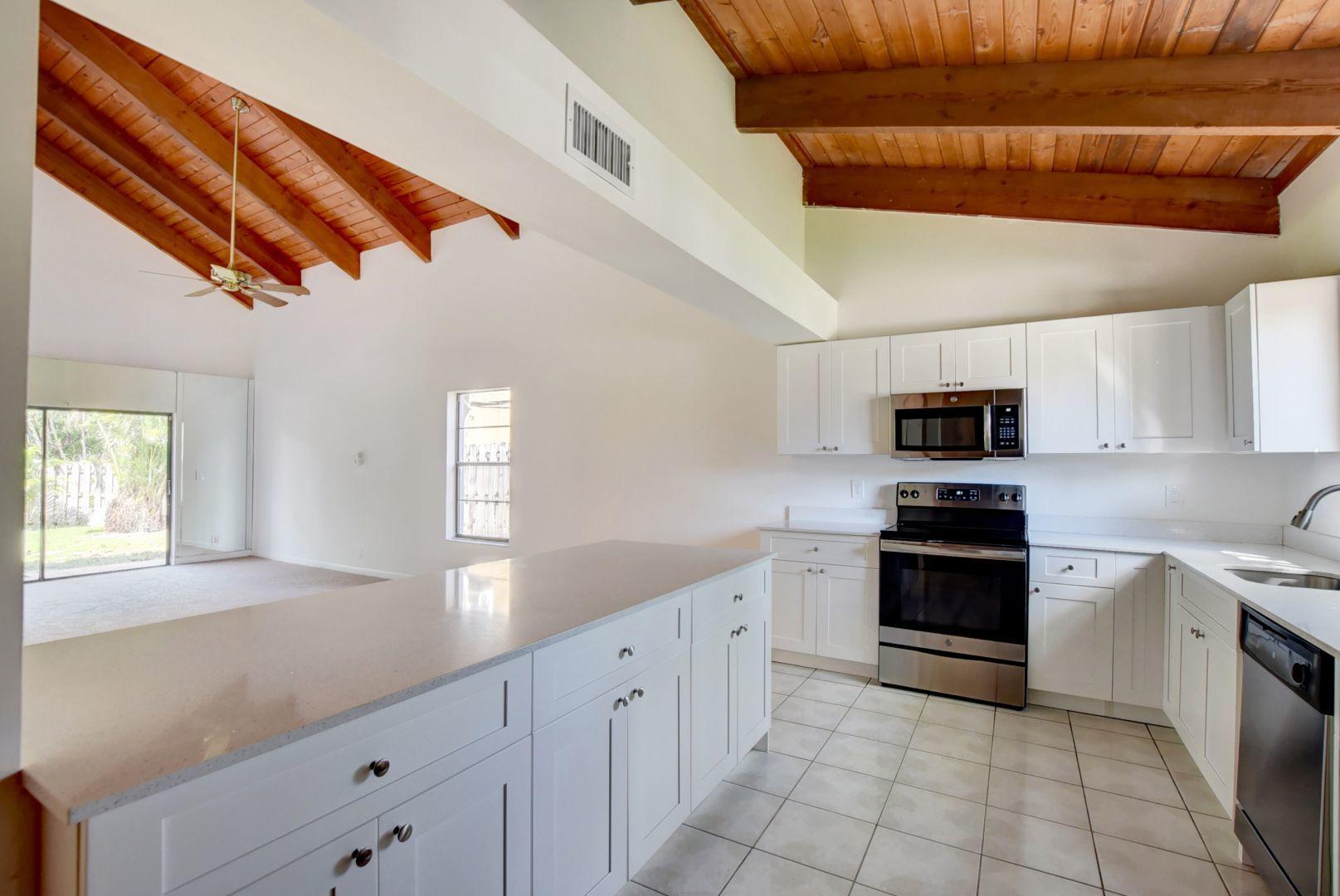 2425 Southridge Road Delray Beach, FL 33444 - Photo 4 of 25 2425 Southridge Rd