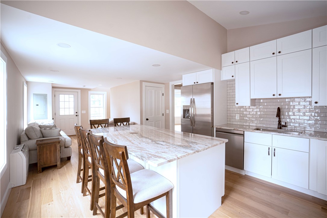 57 Callender Avenue Newport, RI 02840 - Photo 4 of 35