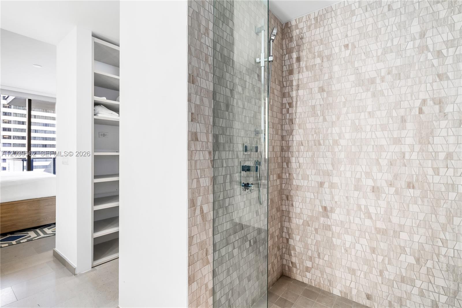 88 Southwest 7th Street, Unit 1006 Miami, FL 33130 - Photo 17 of 49