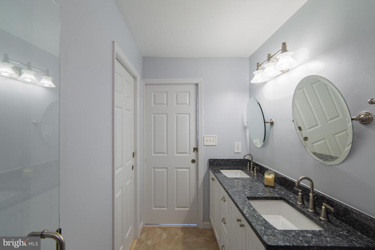 5675 Vantage Point Road Columbia, MD 21044 - Photo 17 of 30 Bath (Master)