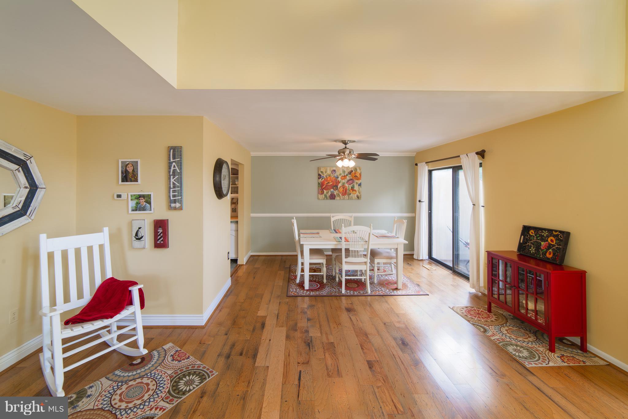 5675 Vantage Point Road Columbia, MD 21044 - Photo 6 of 30 Living Room