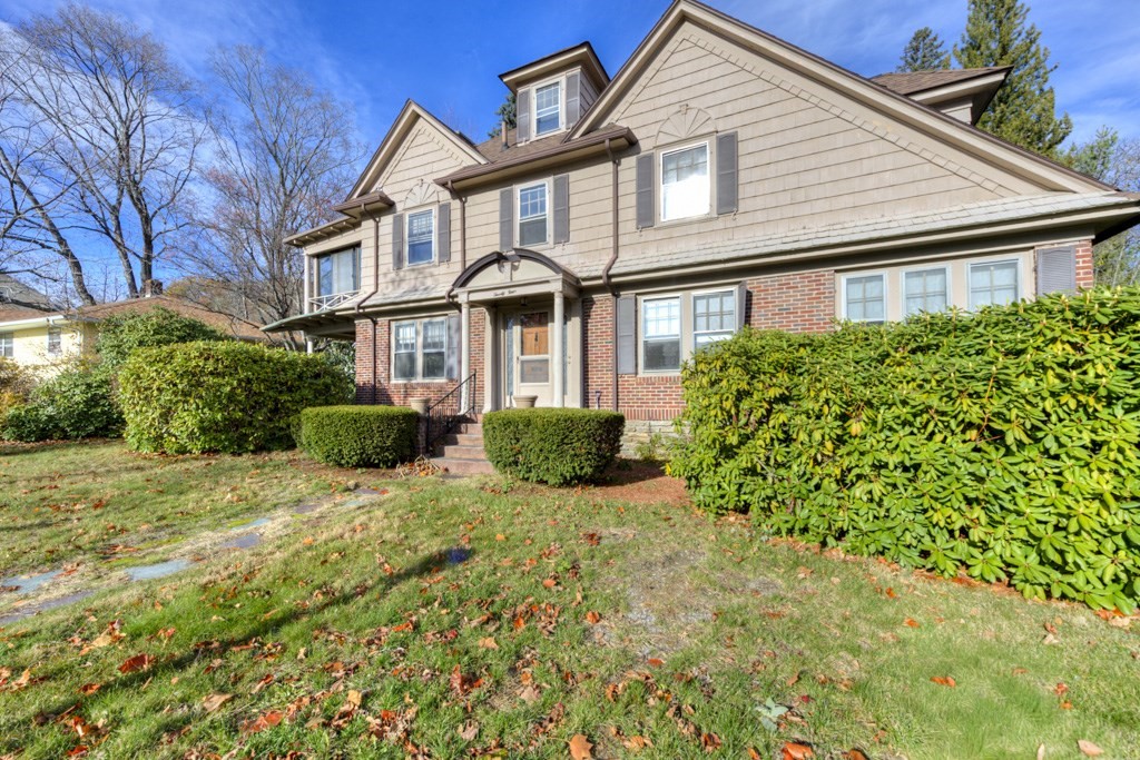 24 Hadwen Road Worcester, MA 01602 - Photo 3 of 42