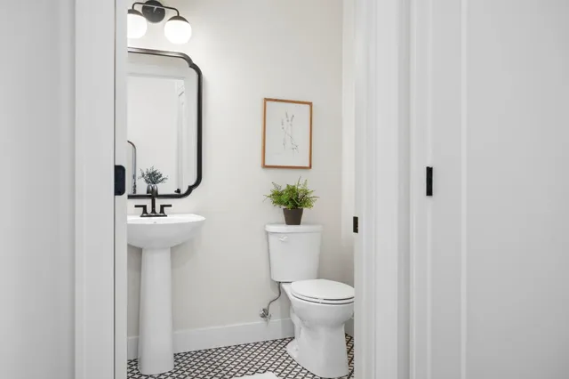 $1,050,000 | 6854 Karolina Way, Sun Prairie, WI 53590